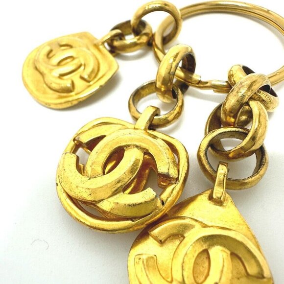 CHANEL CC Mark vintage Key Holder charm Gold Plated Gold - Picture 3 of 9